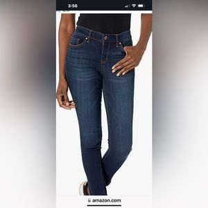 Jessica Simpson forever rolled ankle